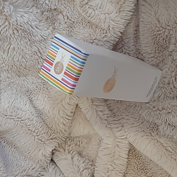 Skin ins serum - Picture 3 of 3